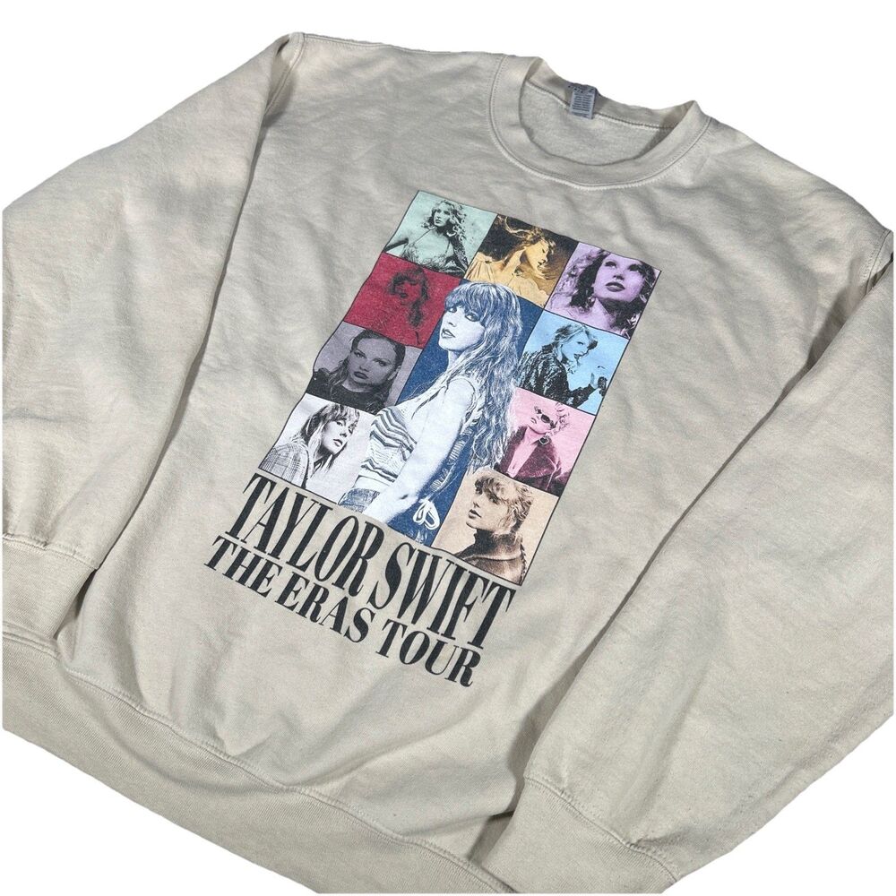 Taylor Swift The Eras‎ Tour Size M Gildan Crewneck Sweatshirt